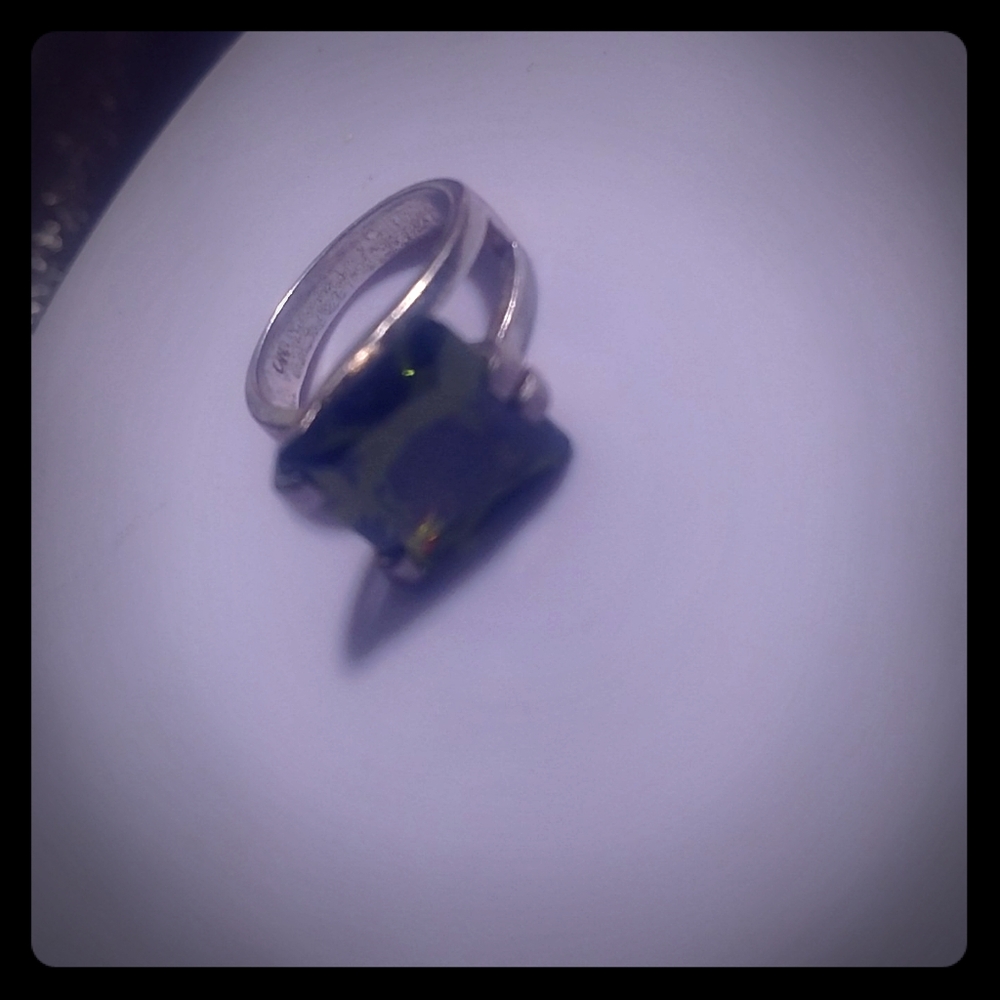 Sz 6 sterling silver peridot